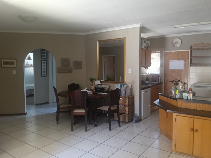 To Let 3 Bedroom Property for Rent in Langenhovenpark Free State